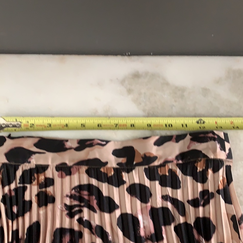 NWT High Waisted Leopard Pleated Skirt - Picture 8 of 11